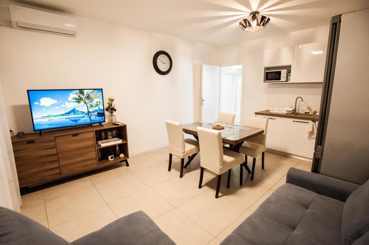 זאדאר Apartment Little Violet - Balcony & Free Parking מראה חיצוני תמונה
