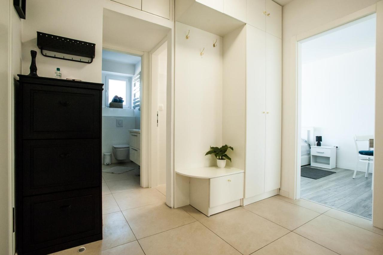 זאדאר Apartment Little Violet - Balcony & Free Parking מראה חיצוני תמונה