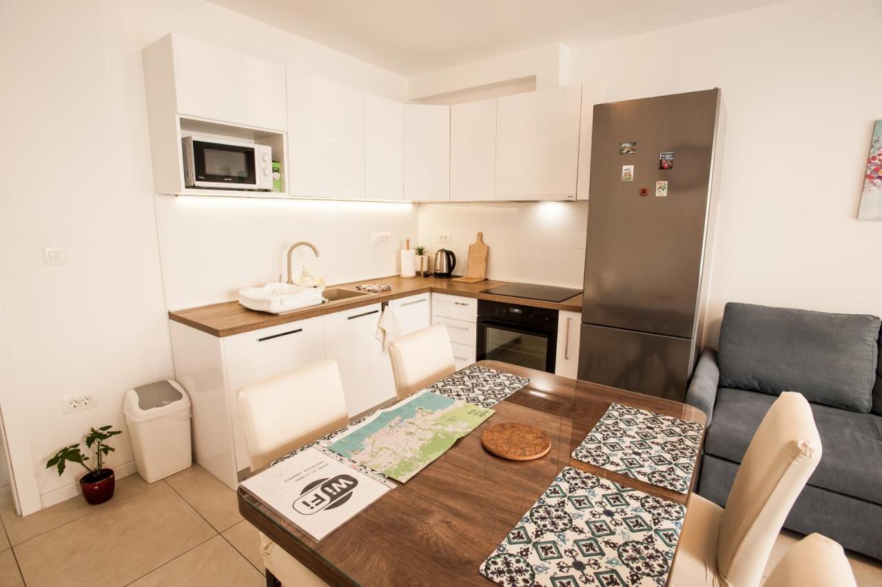 זאדאר Apartment Little Violet - Balcony & Free Parking מראה חיצוני תמונה